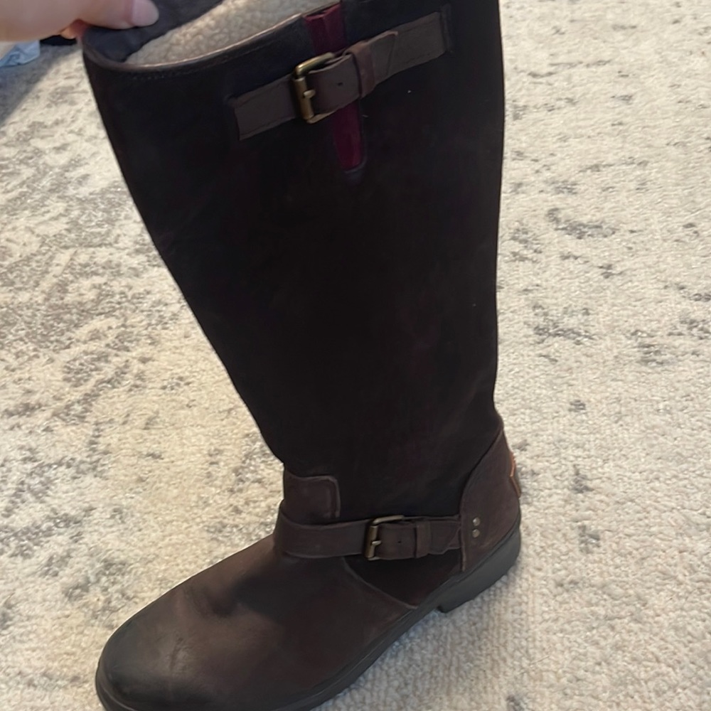 Tall ugg boots. Size 9. Great condition